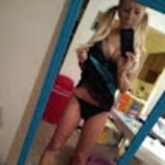 Meet your Posher, Simone - Picture 1 of 1